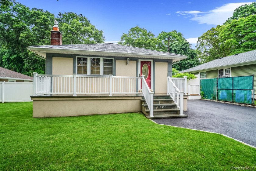 Welcome to 138 River Road, Shirley - a beautifully maintained - photo 25
