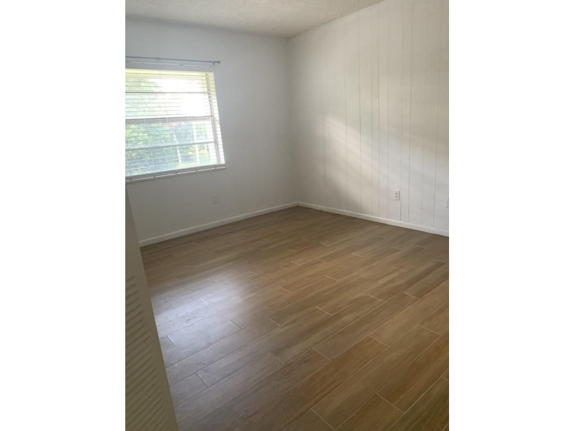 Beautifully updated 2-bedroom, 1-bath second-floor condo in the - photo 18