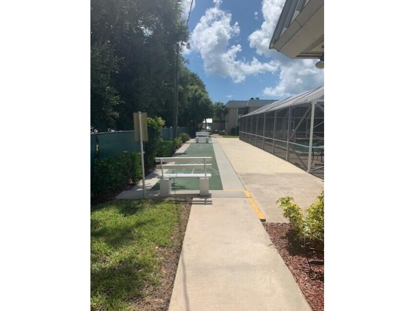 Beautifully updated 2-bedroom, 1-bath second-floor condo in the - photo 19