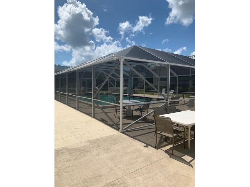 Beautifully updated 2-bedroom, 1-bath second-floor condo in the - photo 20