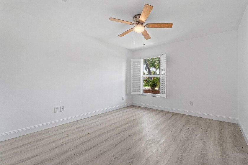 Charming guard gated community in East Boca, 1 1/2 miles to - photo 23