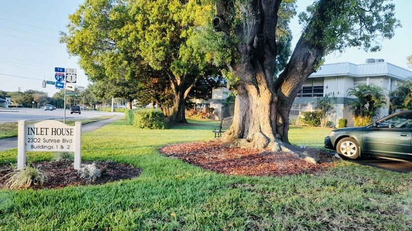Beautifully updated 2-bedroom, 1-bath second-floor condo in the - photo 27