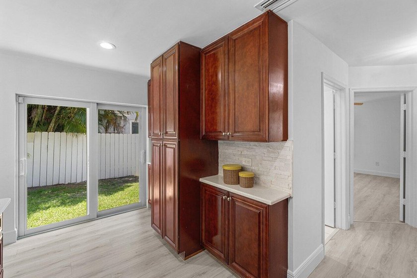 Charming guard gated community in East Boca, 1 1/2 miles to - photo 28