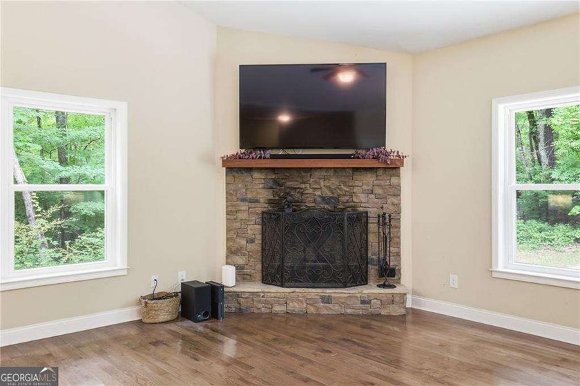 Nestled on a private lot in the quiet Lake Allatoona community - photo 10