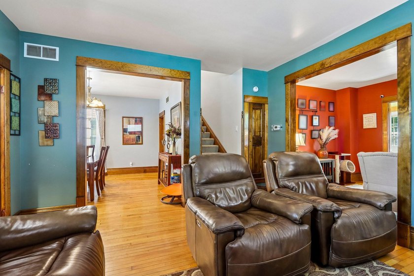 Charming 3-bedroom, 1.5-bath Colonial located just minutes from - photo 8