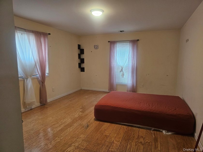 Great Starter Ranch House for 1st Time Buyer with 1,308 Square - photo 3