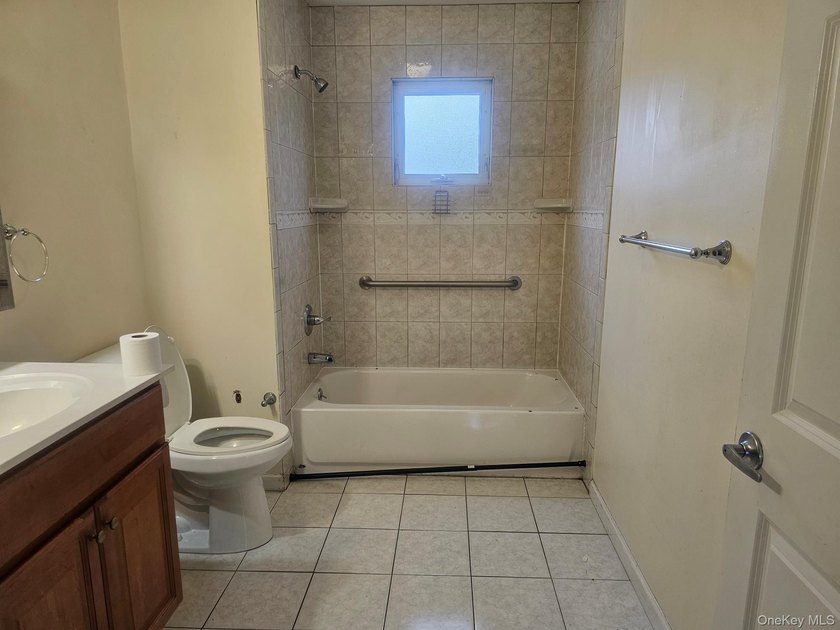 Great Starter Ranch House for 1st Time Buyer with 1,308 Square - photo 5