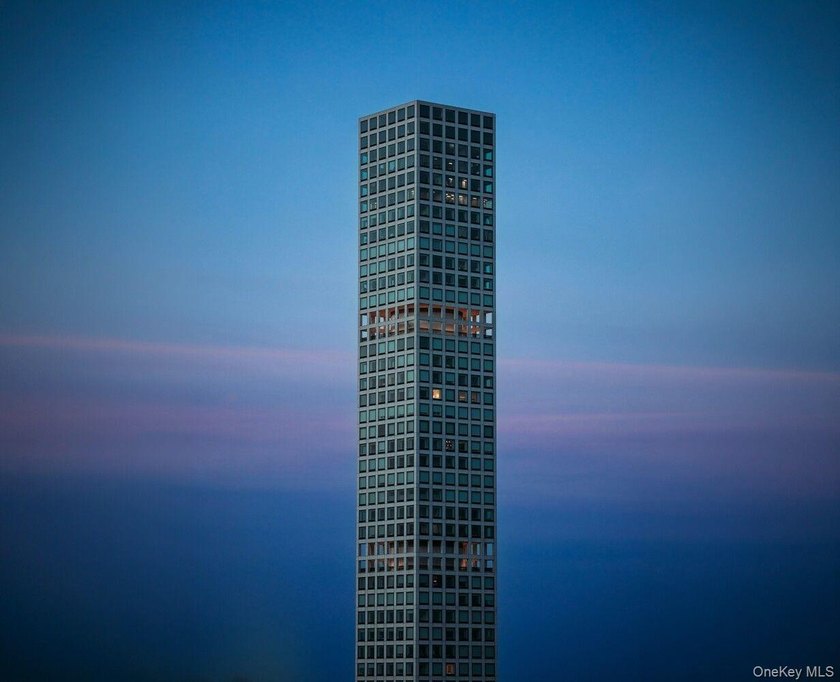 Occupying the entirety of the western side of the 69th floor - photo 15