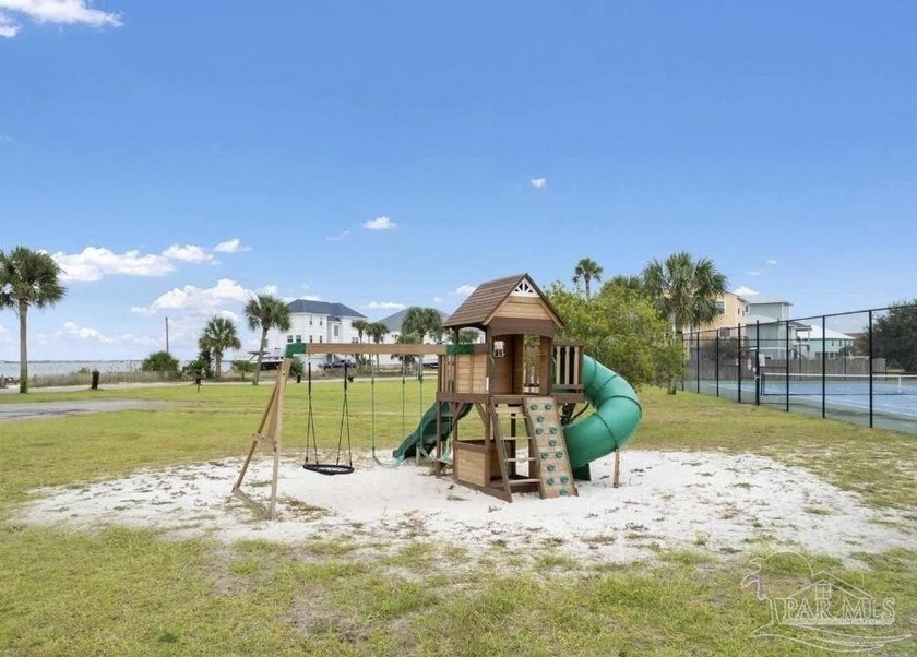 Interior Lake Front Lot in established waterfront - photo 2