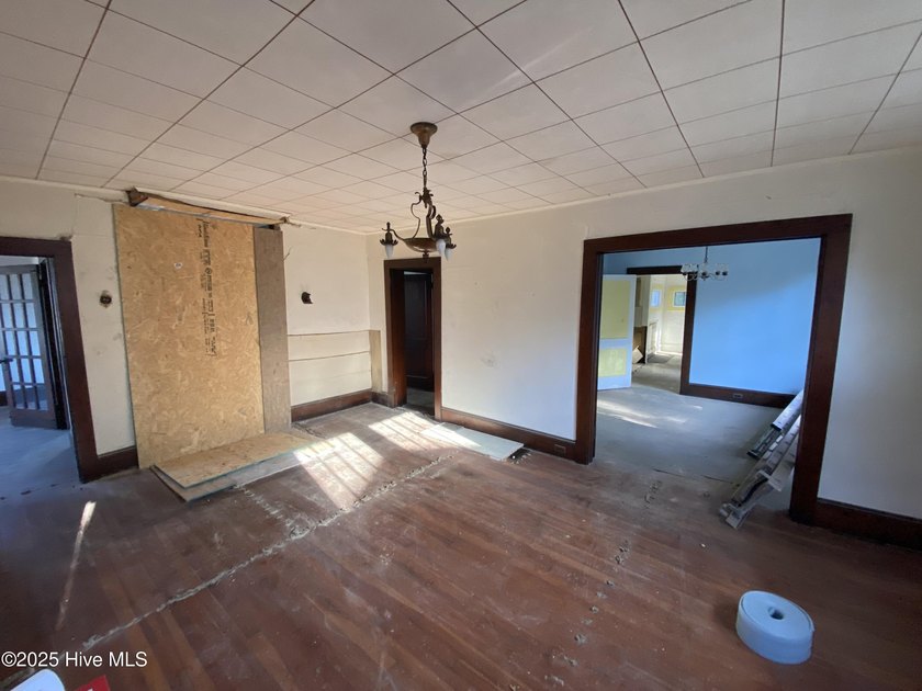 2400 sf home with lots of character. To be sold ''as is'' , no - photo 3