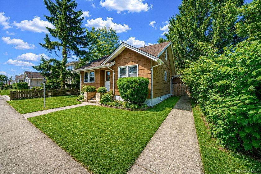 Welcome to this charming 2-bedroom, 2-bath home offering - photo 23