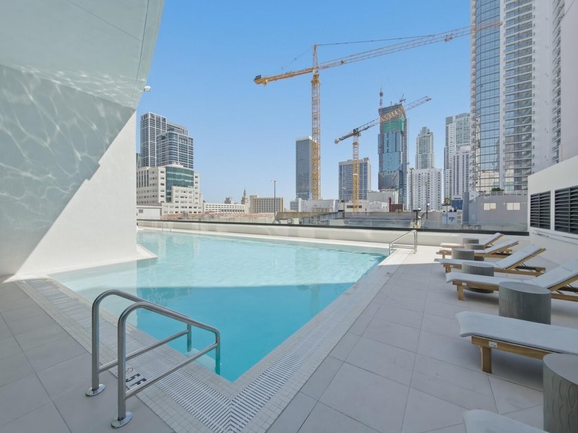 Perched on the 20th floor, this newly completed one-bedroom - photo 24