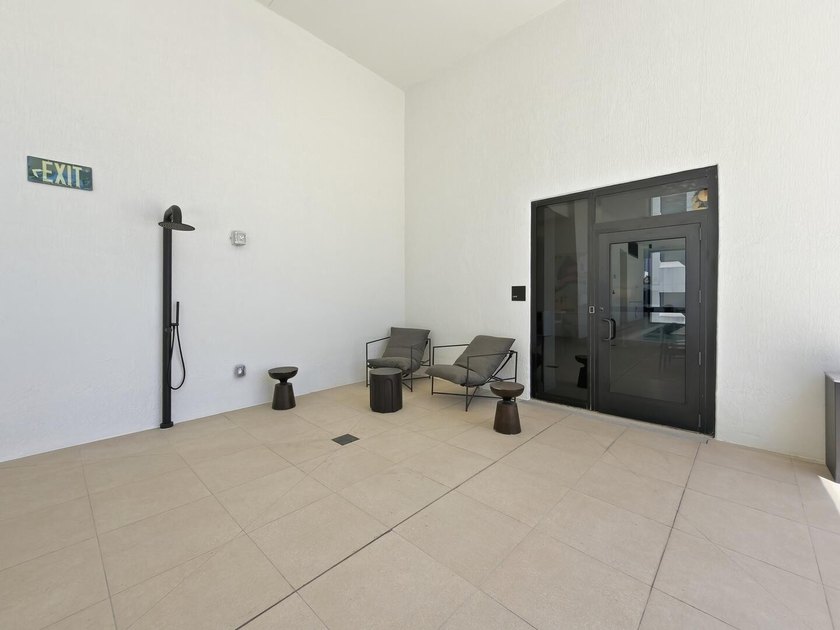 Perched on the 20th floor, this newly completed one-bedroom - photo 30