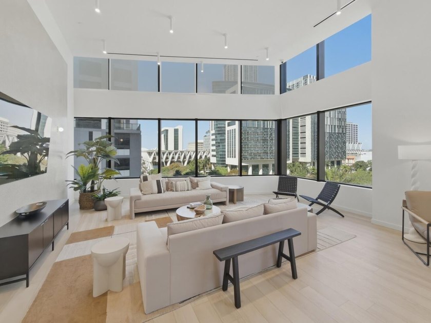 Perched on the 20th floor, this newly completed one-bedroom - photo 38