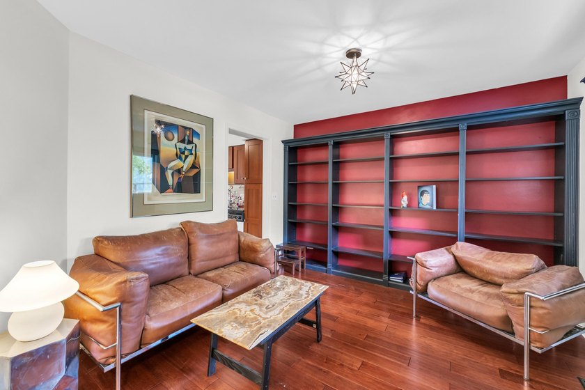 Golf Course View! Beautifully updated three-level Kensington - photo 9