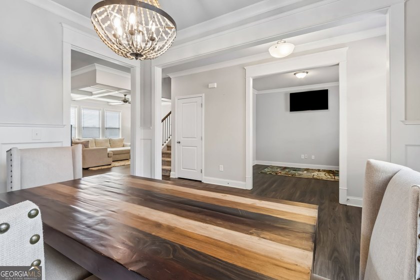 Welcome to this exquisite home situated in the White Oak Park at - photo 18