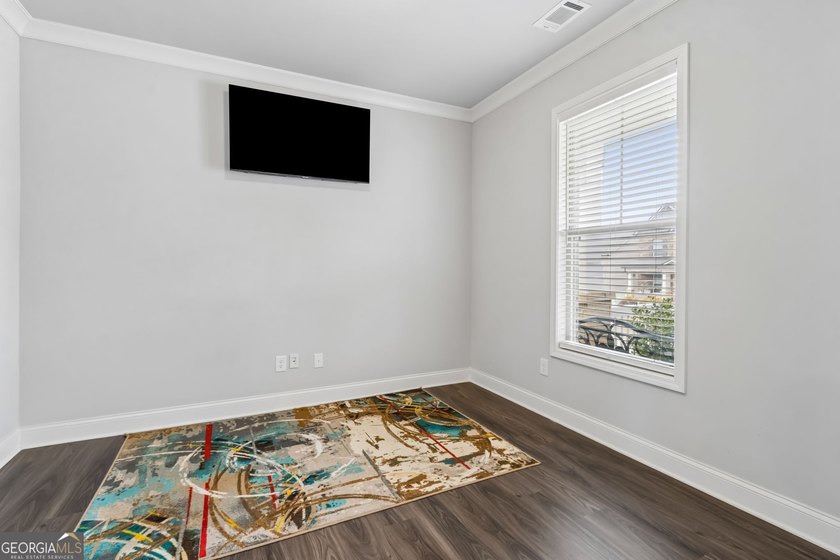 Welcome to this exquisite home situated in the White Oak Park at - photo 20