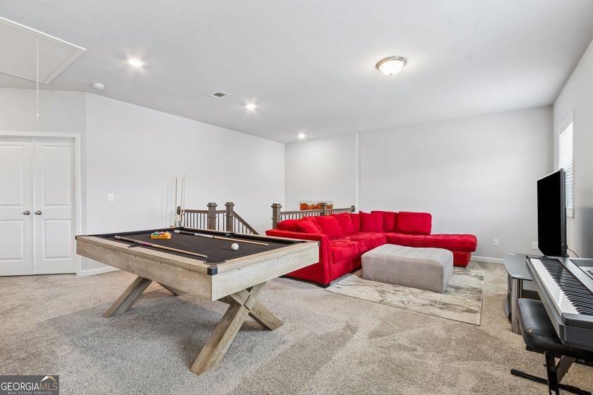 Welcome to this exquisite home situated in the White Oak Park at - photo 38