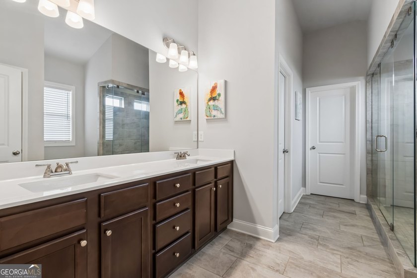 Welcome to this exquisite home situated in the White Oak Park at - photo 45