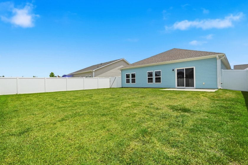 Welcome to this beautifully maintained 3-bedroom, 2-bath home - photo 24