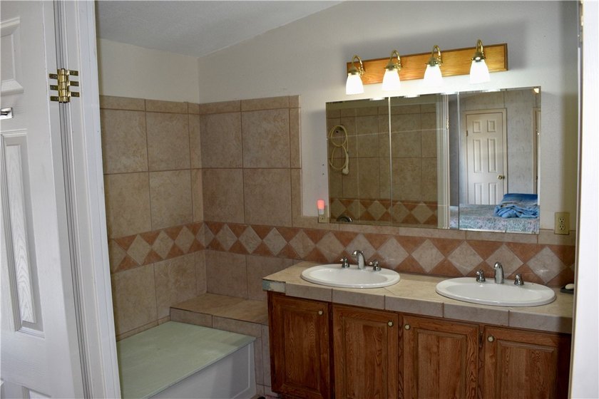 Tucked at the end of a quiet cul-de-sac, this FURNISHED - photo 35