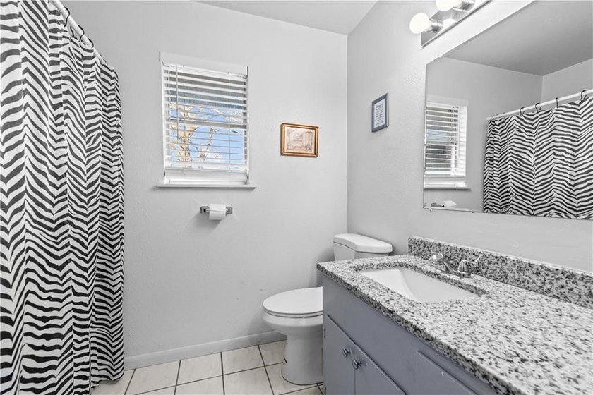 Charming home for sale in Portland, TX - minutes north of Corpus - photo 6