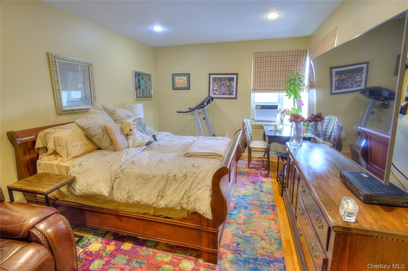 Rarely available TOP (4th) FLOOR 2 Bedroom, 2 Bath residence in - photo 23