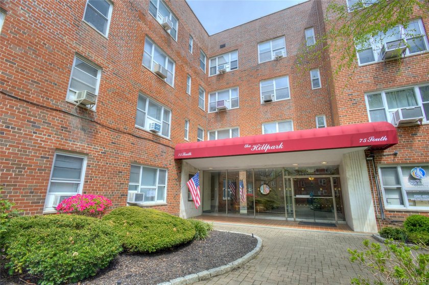 Rarely available TOP (4th) FLOOR 2 Bedroom, 2 Bath residence in - photo 33