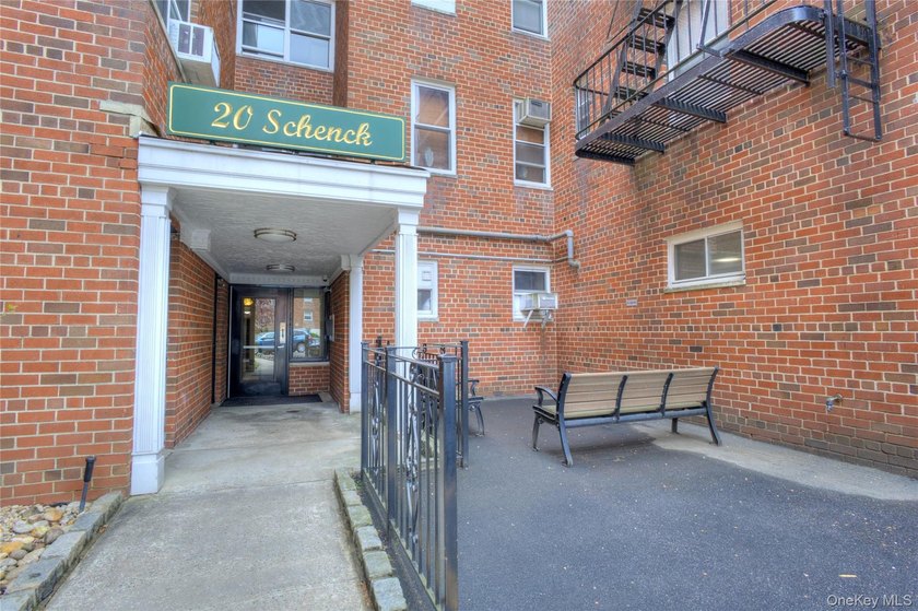 Rarely available TOP (4th) FLOOR 2 Bedroom, 2 Bath residence in - photo 35