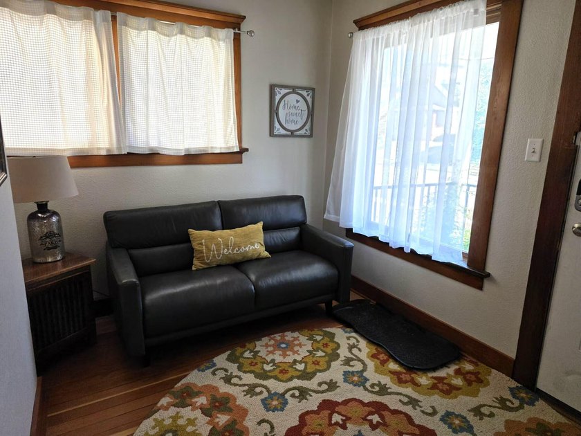Large update 4 bedroom, 1.5 bath home. 2 blocks from lake - photo 5