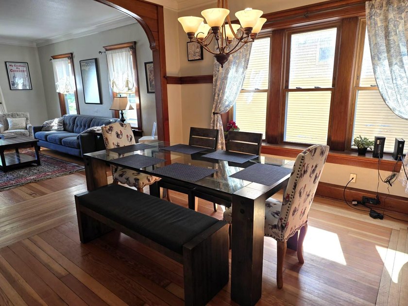 Large update 4 bedroom, 1.5 bath home. 2 blocks from lake - photo 6