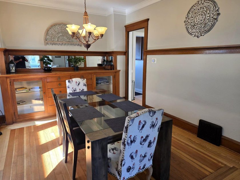 Large update 4 bedroom, 1.5 bath home. 2 blocks from lake - photo 7