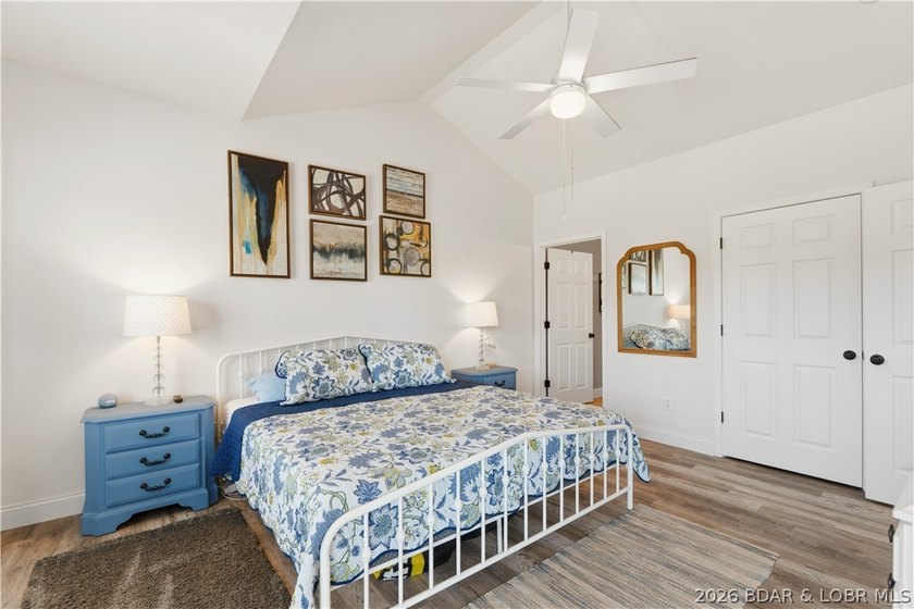 This is the kind of lake condo people wait for-top-floor views - photo 14