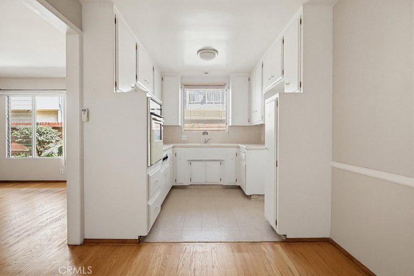 Don't miss this cute 1 bedroom, 1 bath condo, 3 blocks from the - photo 19