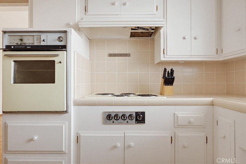 Don't miss this cute 1 bedroom, 1 bath condo, 3 blocks from the - photo 26