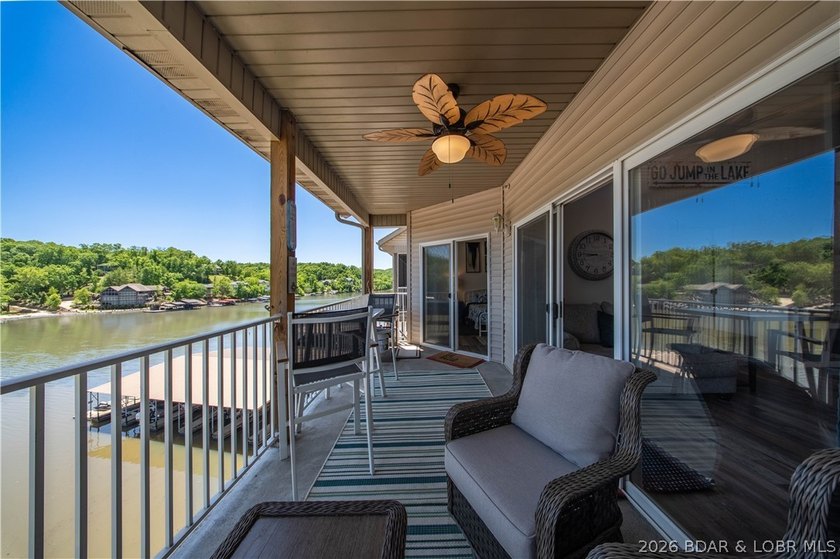 This is the kind of lake condo people wait for-top-floor views - photo 27