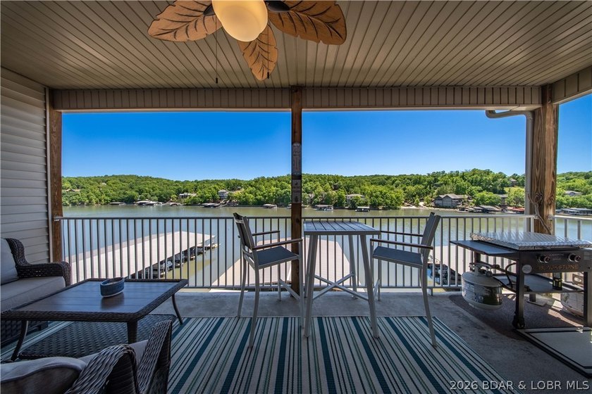 This is the kind of lake condo people wait for-top-floor views - photo 28