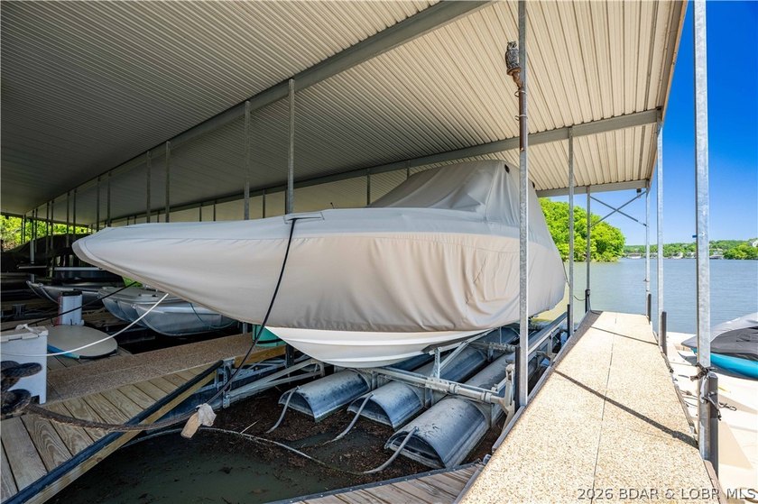This is the kind of lake condo people wait for-top-floor views - photo 37