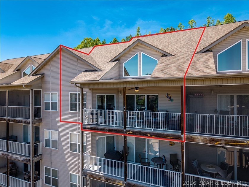 This is the kind of lake condo people wait for-top-floor views - photo 38