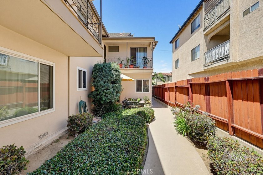 Don't miss this cute 1 bedroom, 1 bath condo, 3 blocks from the - photo 40
