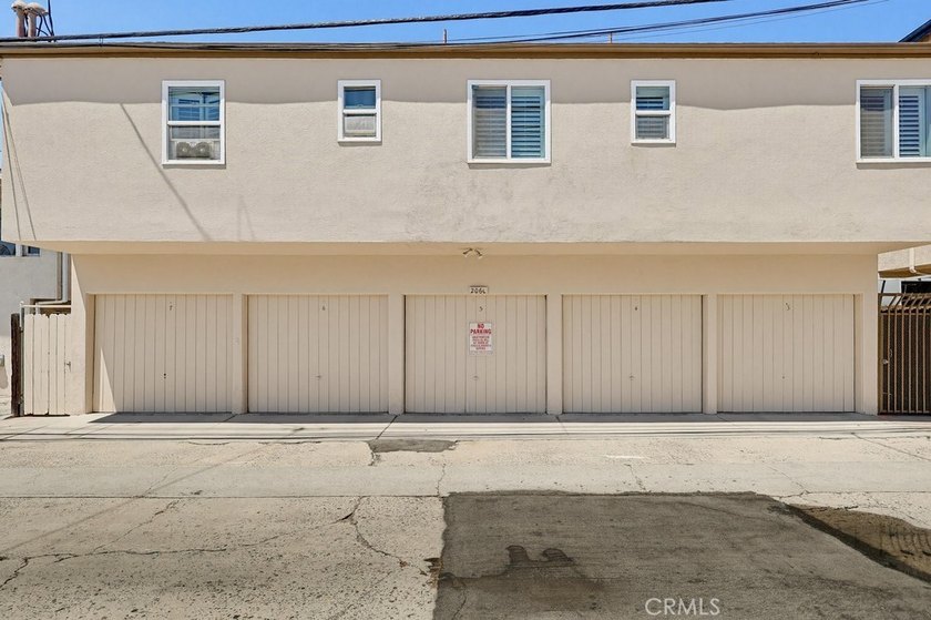 Don't miss this cute 1 bedroom, 1 bath condo, 3 blocks from the - photo 41