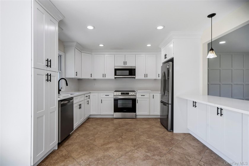 Welcome to this beautifully renovated 4-bedroom, 2-bath Cape - photo 14