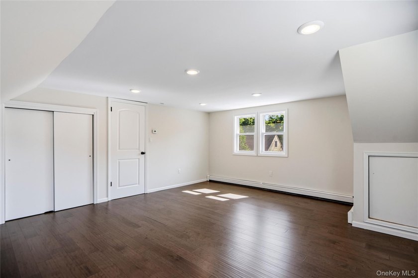 Welcome to this beautifully renovated 4-bedroom, 2-bath Cape - photo 19