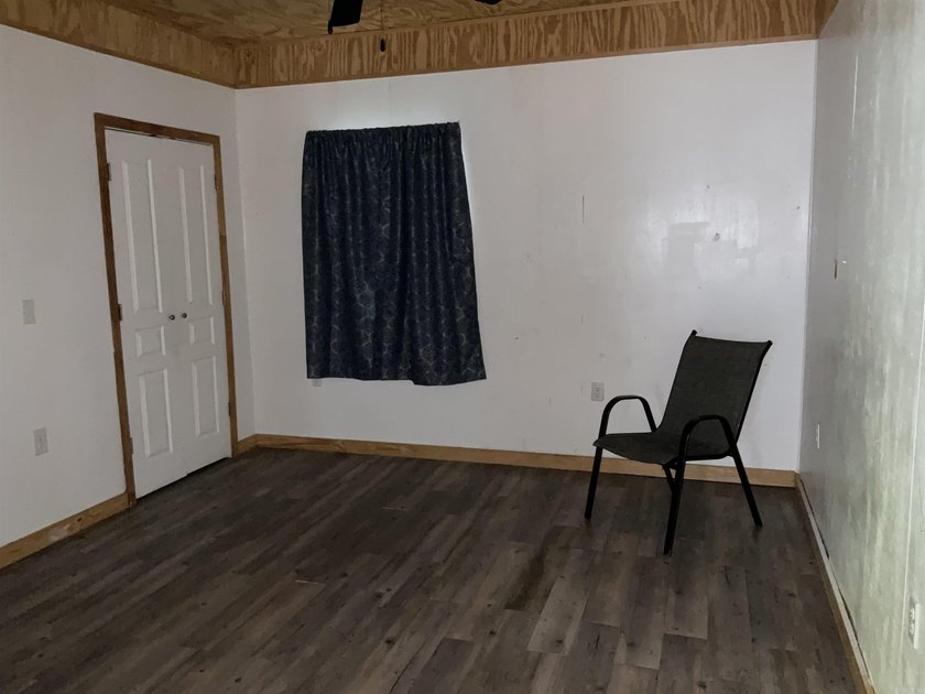 MOTIVATED SELLER !!!! Corner Lot Super cute home with a metal - photo 20
