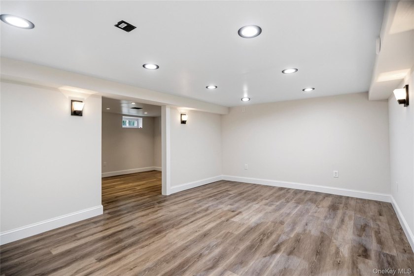 Welcome to this beautifully renovated 4-bedroom, 2-bath Cape - photo 24