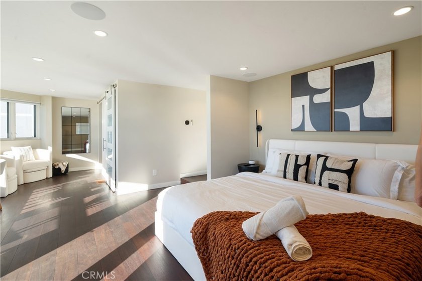 Fully Furnished Rental with Breathtaking Panoramic Coastline and - photo 26