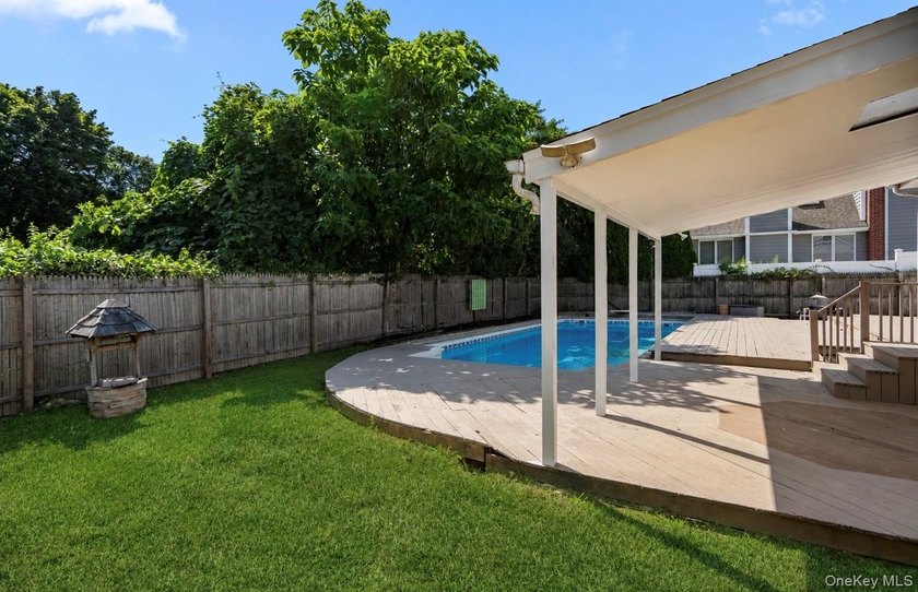 Welcome to this beautifully renovated 4-bedroom, 2-bath Cape - photo 29
