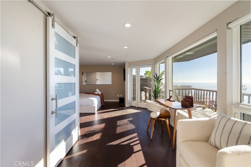 Fully Furnished Rental with Breathtaking Panoramic Coastline and - photo 31
