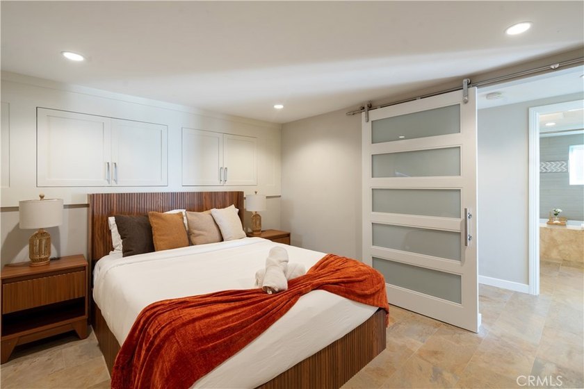 Fully Furnished Rental with Breathtaking Panoramic Coastline and - photo 37