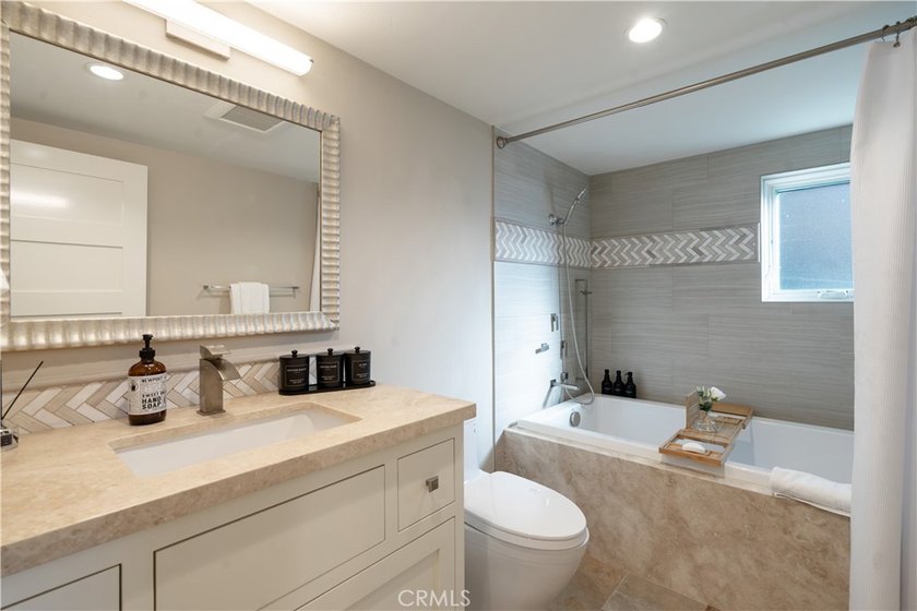 Fully Furnished Rental with Breathtaking Panoramic Coastline and - photo 38